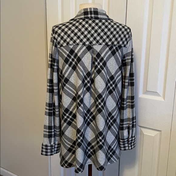 Soft Surroundings Paramour Black and White Plaid Button Down Top Size Medium - Picture 8 of 16
